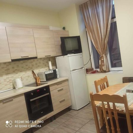 Стонел Apartment Велико Търново Екстериор снимка