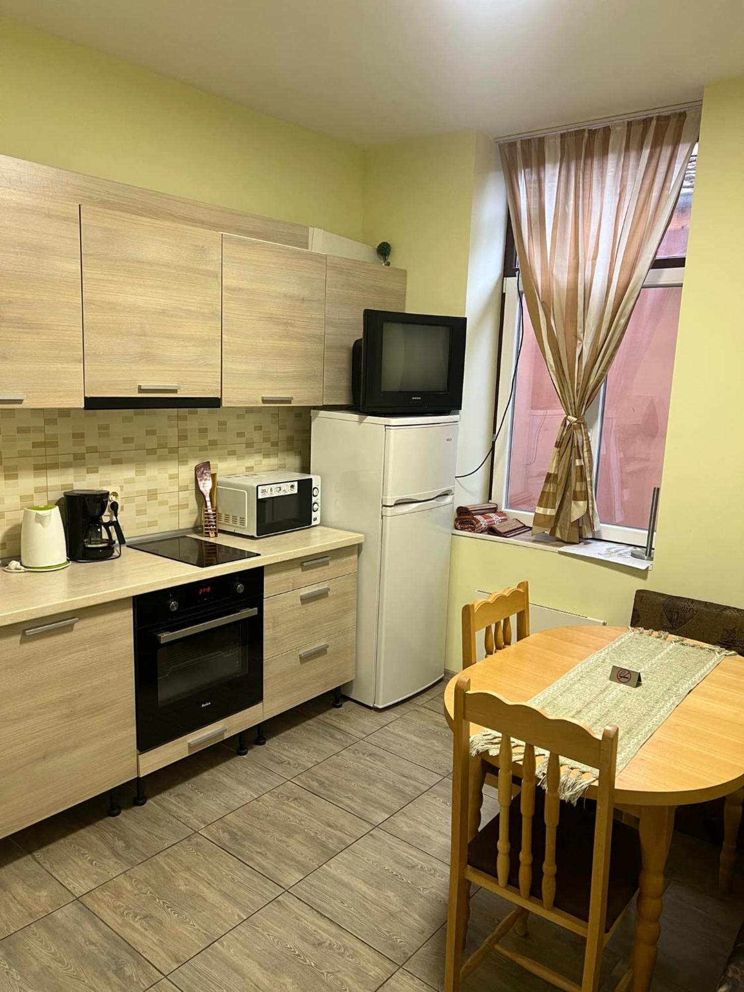 Стонел Apartment Велико Търново Екстериор снимка